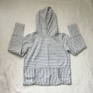 J. Crew Gray White Women’s Sweater Medium